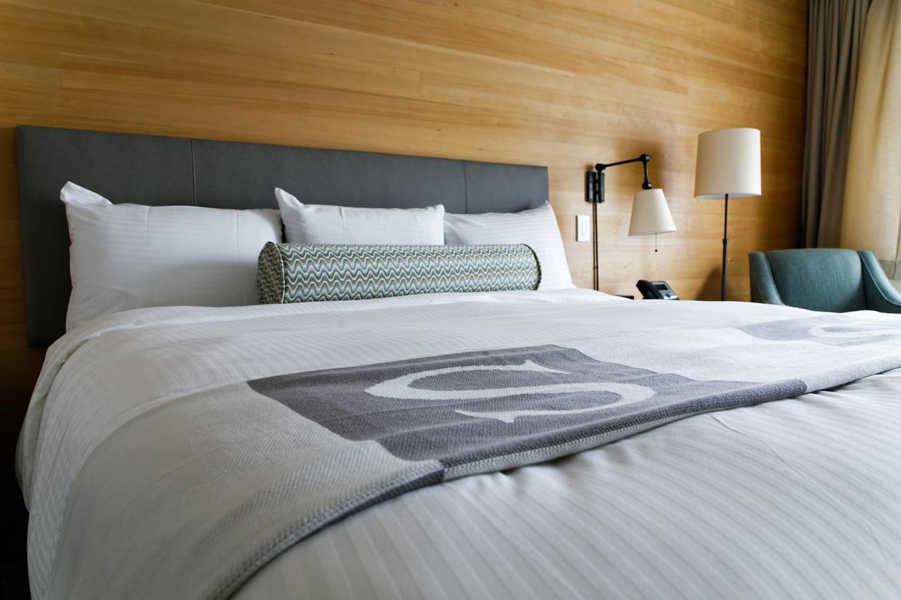 Sproat Lake Landing Resort Great Central ภายนอก รูปภาพ