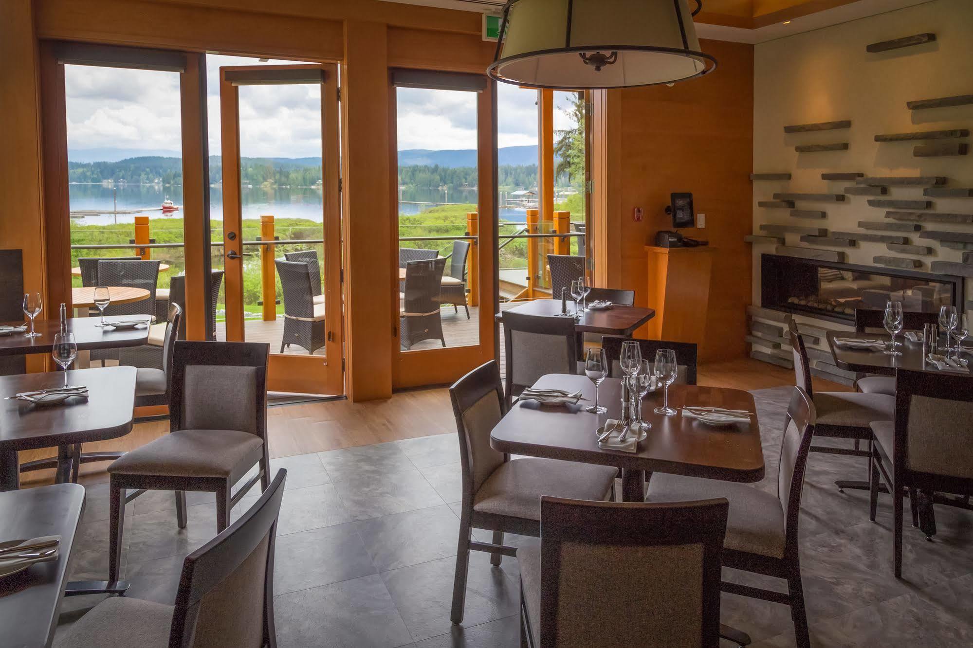 Sproat Lake Landing Resort Great Central ภายนอก รูปภาพ