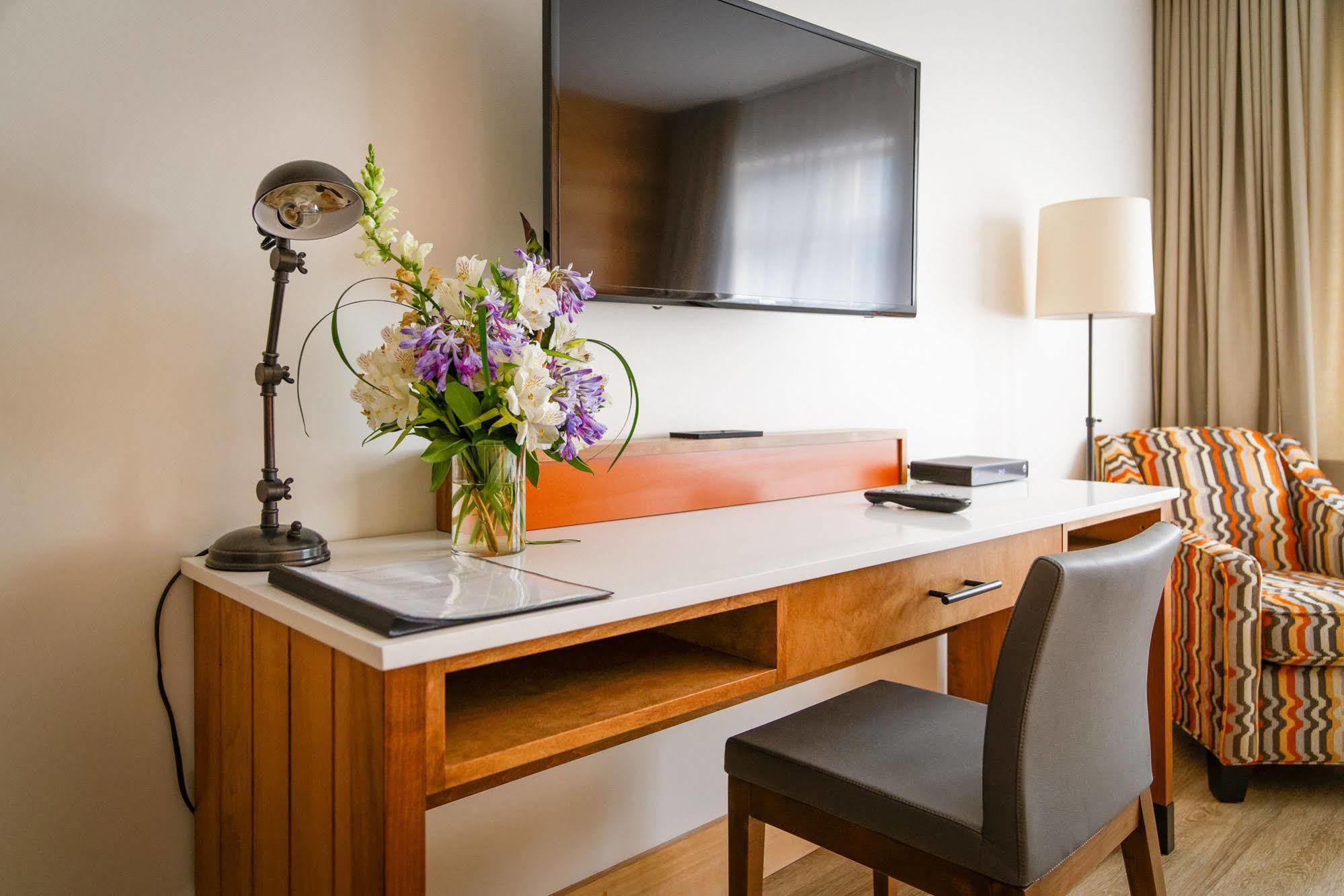 Sproat Lake Landing Resort Great Central ภายนอก รูปภาพ