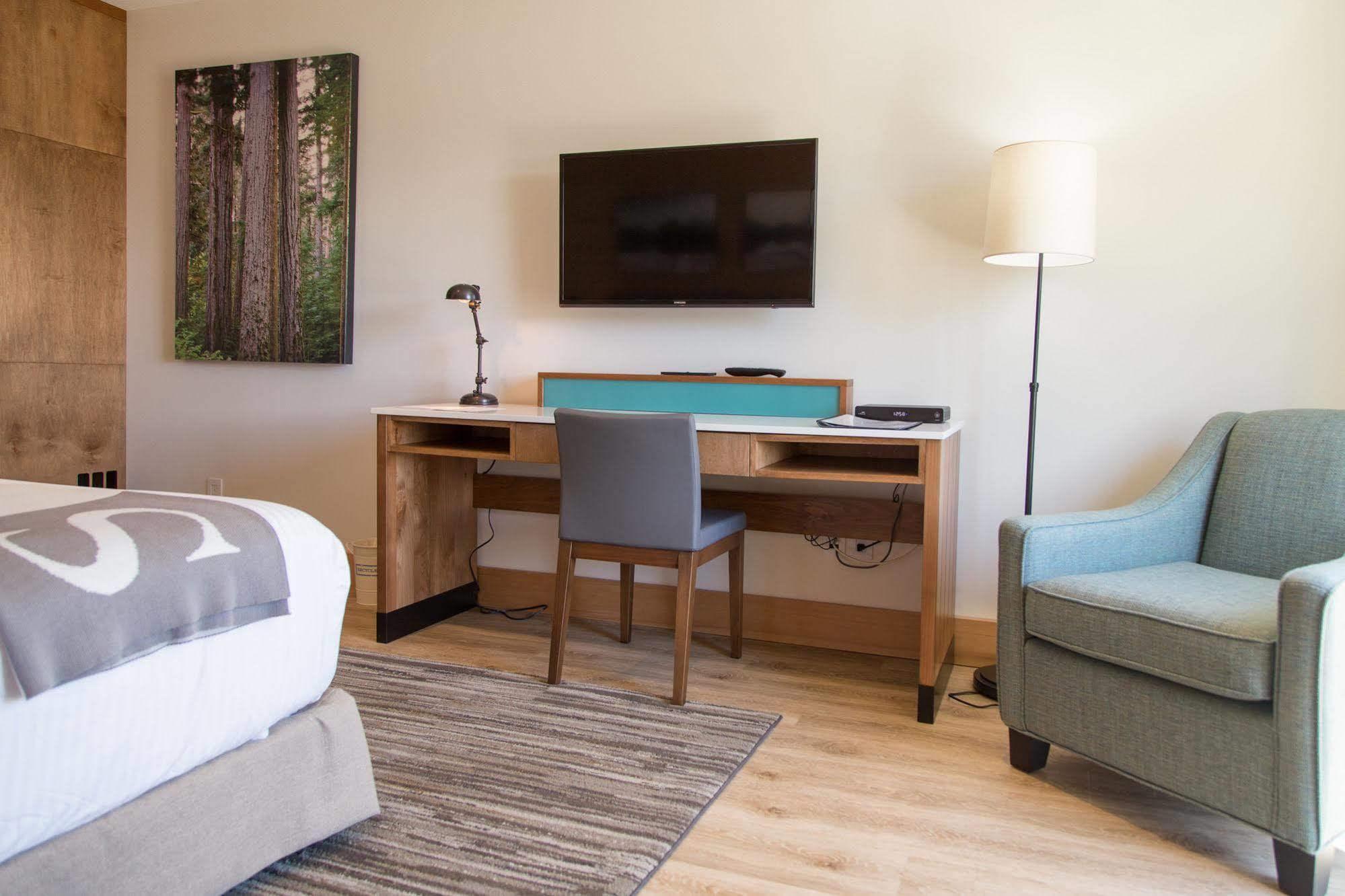 Sproat Lake Landing Resort Great Central ภายนอก รูปภาพ