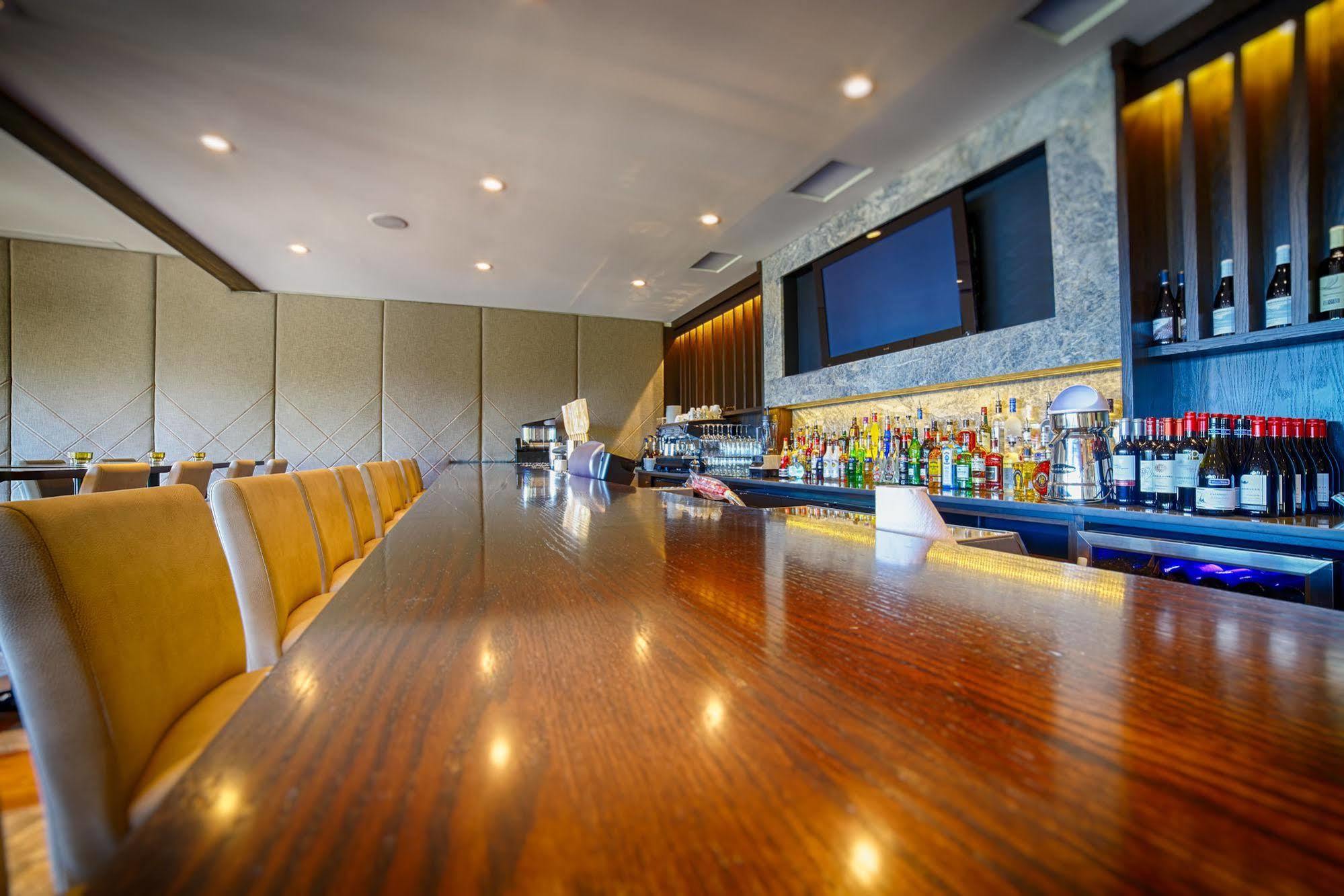Sproat Lake Landing Resort Great Central ภายนอก รูปภาพ